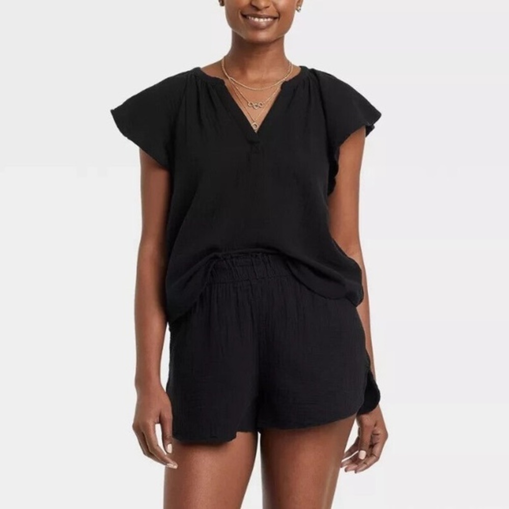 Universal Thread Women's Flutter Short Sleeve Blouse - Black‎